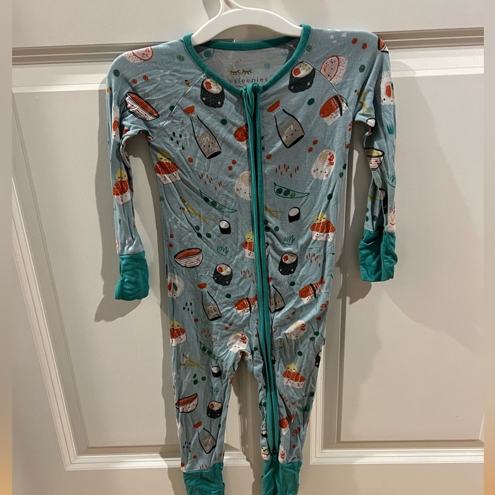 Little sleepies sushi print 6-12